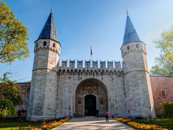 Skip-The-Line Tickets To Topkapi Palace with Audio Guide